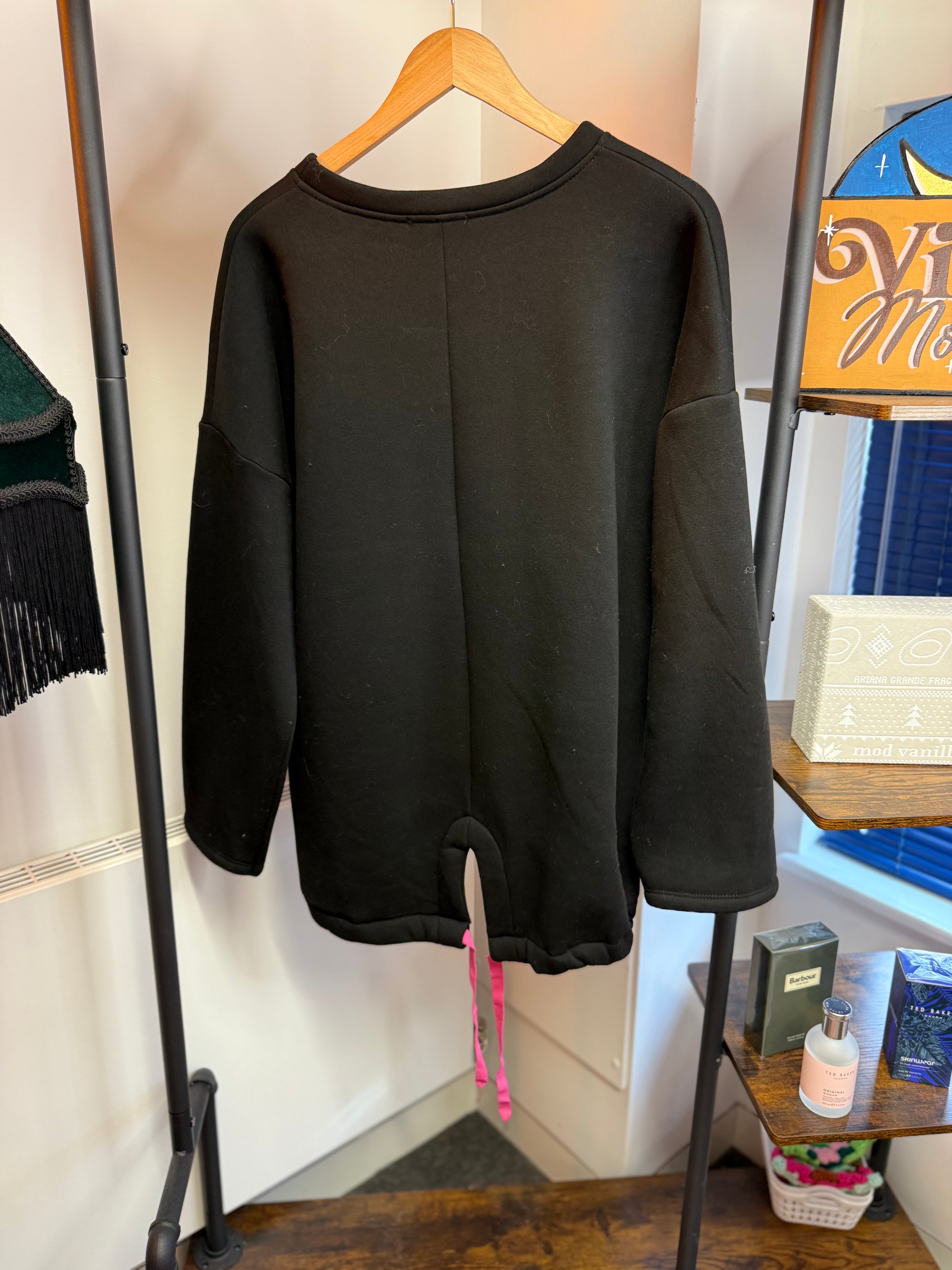 Quilted Pocket Sweatshirt – Black & Hot Pink