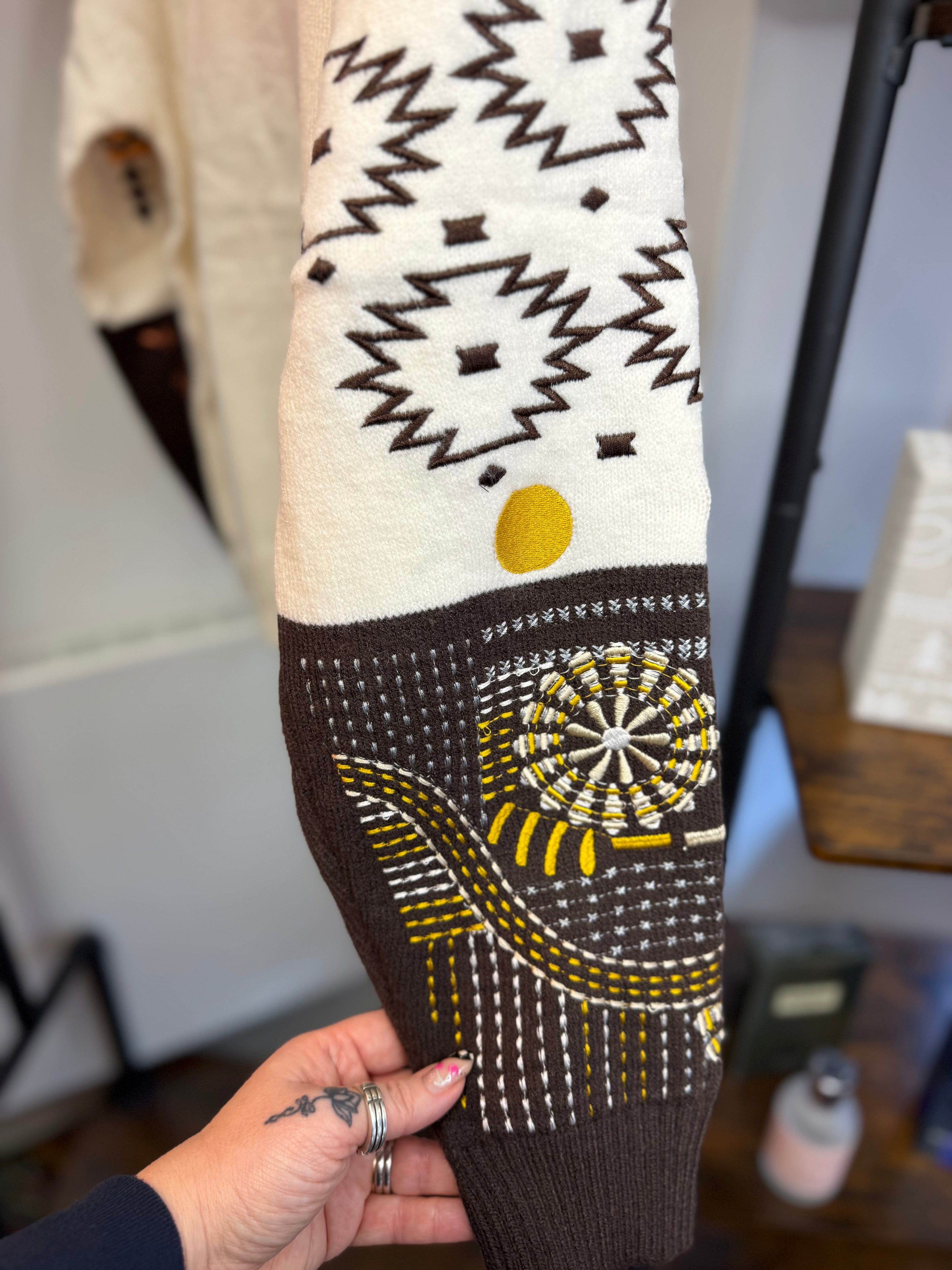 Embroidered Sleeve Knit Jumper – Cream (One Size)